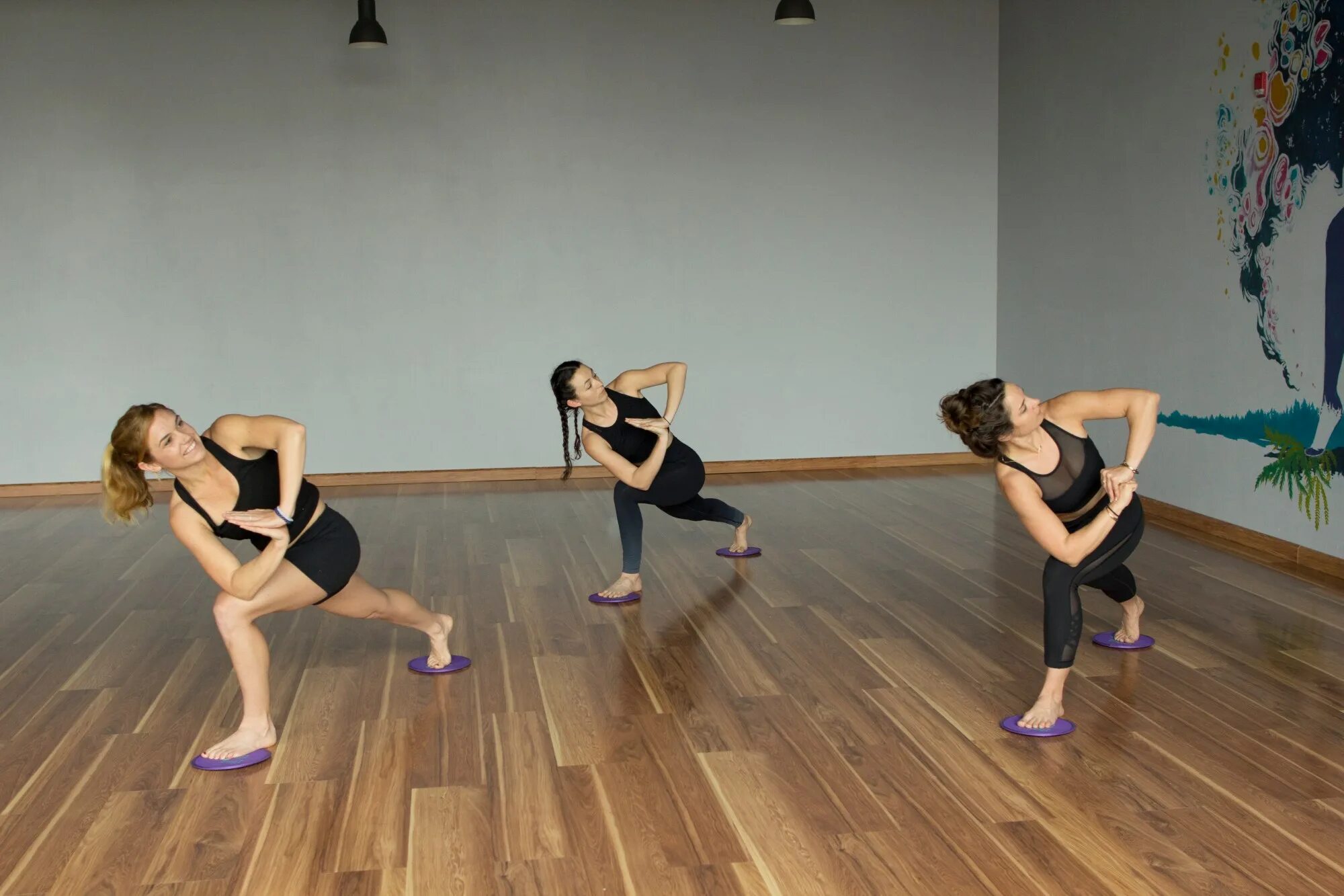 Растяжка в фитнес клубе. Флекс аэробика. Flex упражнения. Flex фитнес тренировка что это. Флекс тренировка.