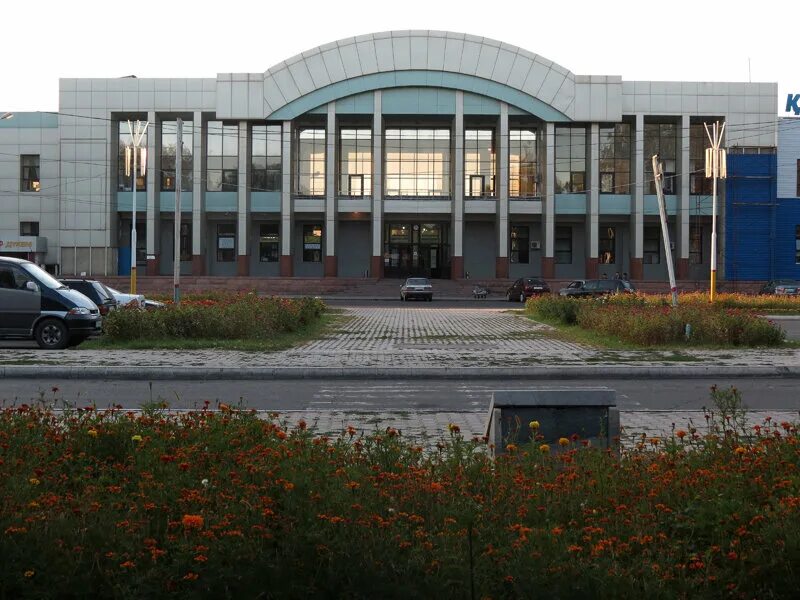 Жд атырау. Атырау вокзал. Атырау город в казахстане жд вокзал. Караганда жд вокзал. Казахстан город атырау аэропорт.