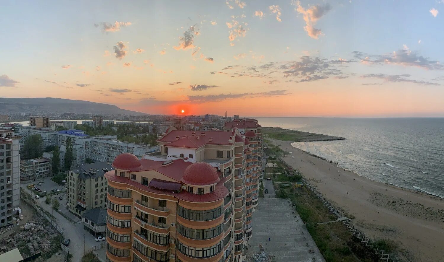 Махачкала редукторный 2010 год. Озеро ак-гель в махачкале. Озеро ак-гель в махачкале парк. Махачкала редукторный парк ак гель. Редукторный поселок в махачкале.