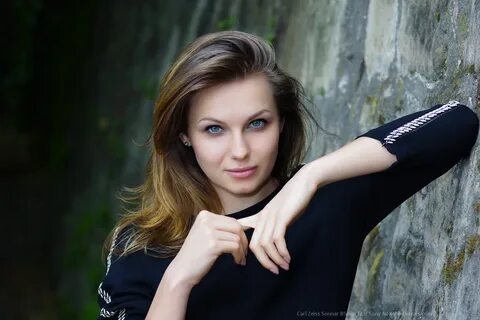 Фотографию н