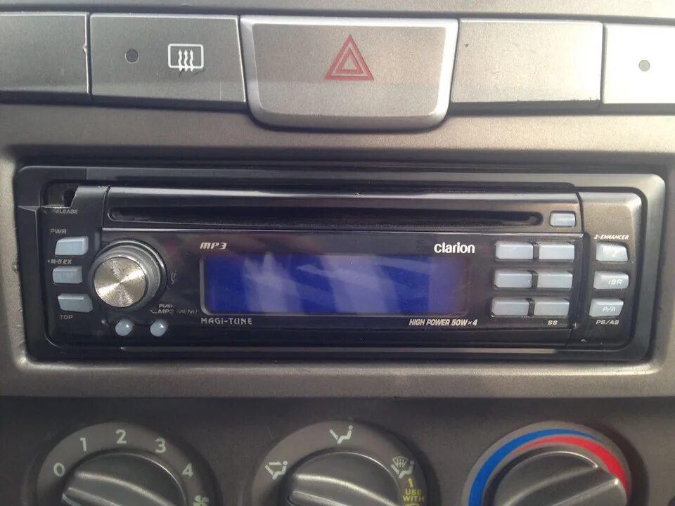 Магнитола db. Автомагнитола clarion db345mp. clarion db285usb. clarion db245. магнитола кларион db345mp фишки.