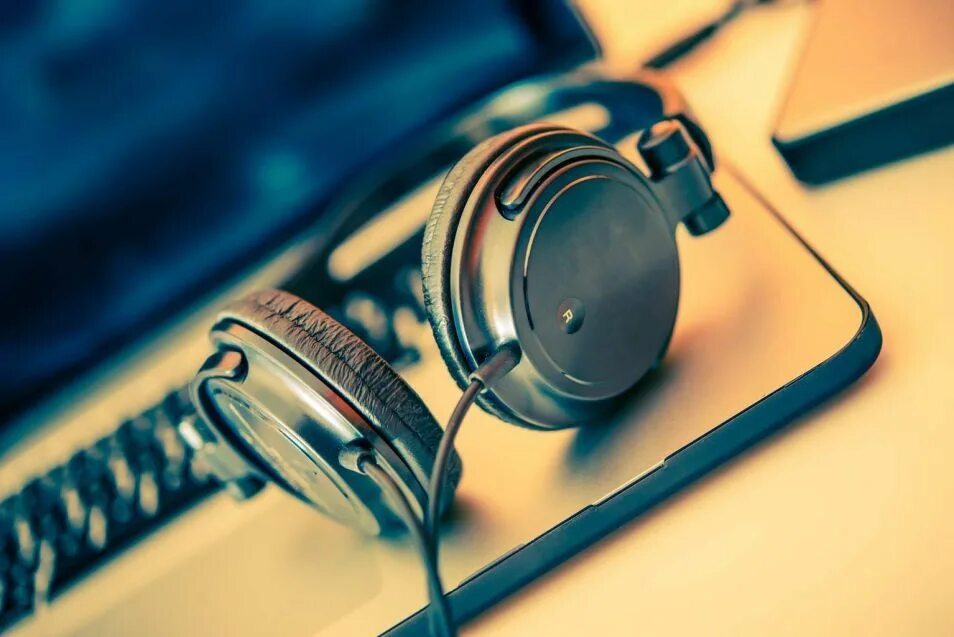 Закачать музыку наушники. Headphones koss porta pro. Вертикальные наушники. Наушники для телефона. Закачать музыку наушники.