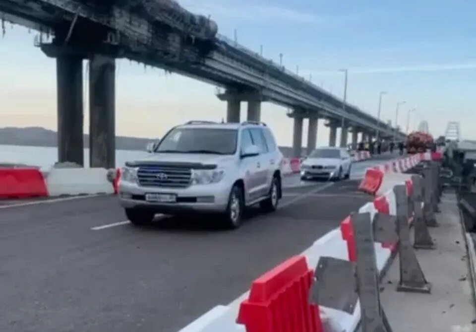Крымский мост проезд сегодня открыли. Крымский мост взорвали 2025. крымский мост 8 октября 2025. движение по крымскому мосту. крымский мост после взрыва.