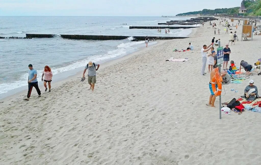 Температура воды в балтийском море зеленоградск. Пионерский Калининградская пляж 2022. Пионерский пляж Калининградская область 2020. Пионерский пляж Калининградская область широкий пляж. Пляж 2022 год.