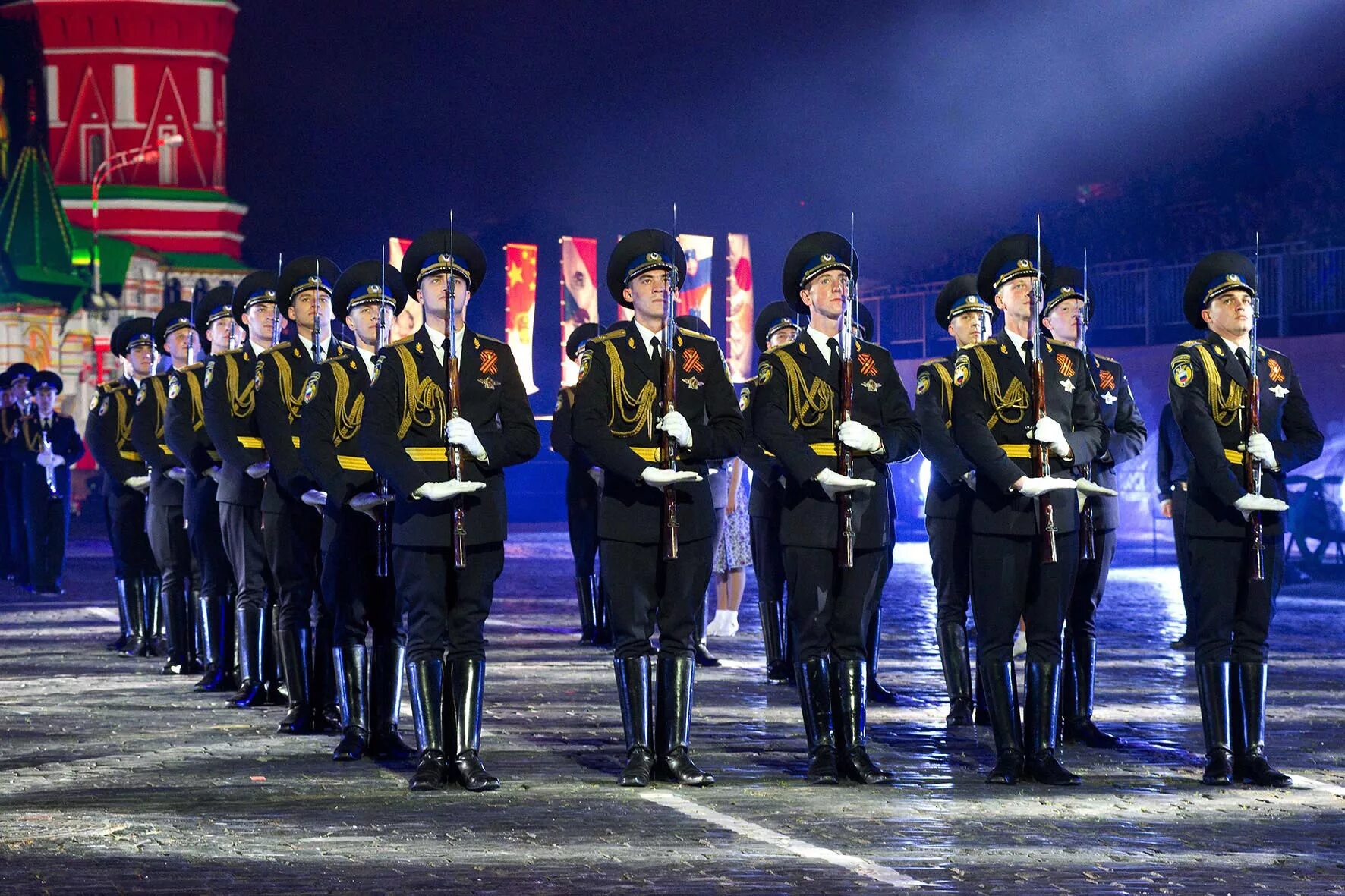 Президентский строй. ФСО президентский полк. Президентский полк комендатуры Московского Кремля. Служба коменданта Московского Кремля ФСО. Президентский полк МНС.