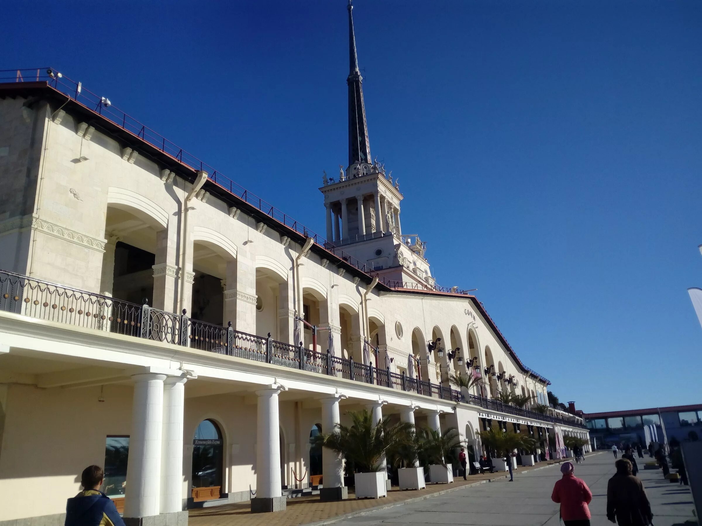 морской вокзал сочи. жд вокзал сочи морской вокзал. морской вокзал сочи набережная. солянка морпорт сочи. морпорт сочи башня.