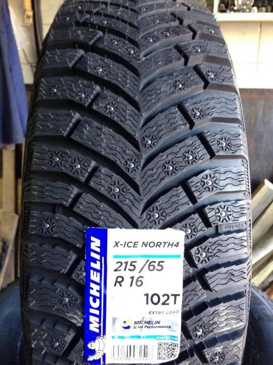 Шины michelin 215 65 r16. Michelin x-Ice North 4 215/65 r16 102t XL. Michelin x-Ice North 4 215/65 r16. Мишлен Икс айс Норд 4 16. Michelin x-Ice North 4 215/60 r17.