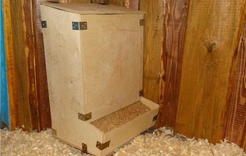 Бункерная кормушка для кур автоматическая. Чертеж бункерной кормушки для бройлеров. Чертежи бункерной кормушки для курей. Чертежи бункерной кормушки для курей. Бункерная кормушка на 10 кур.