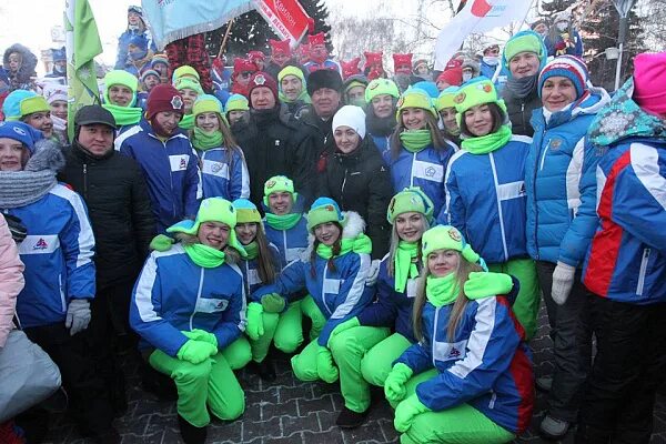 Волонтеры алтайского края. Волонтерство Томск снежный десант. Волонтёры Алтайского края. Снежный десант Алтайский край количество волонтёров.