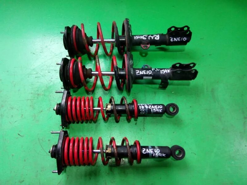 Регулировка стоек blitz damper zzr toyota probox. Передние стойки тойота витц. Стойки тойота виш 2003. Задние стойки тойота виш 14 кузов. Подвеска тойота виш 2003.