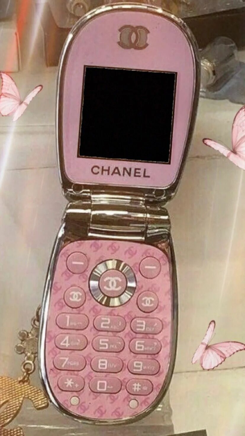 Розовый телефон фото. Розовый телефон. Розовая раскладушка. Телефон Шанель. Телефон раскладушка Chanel.