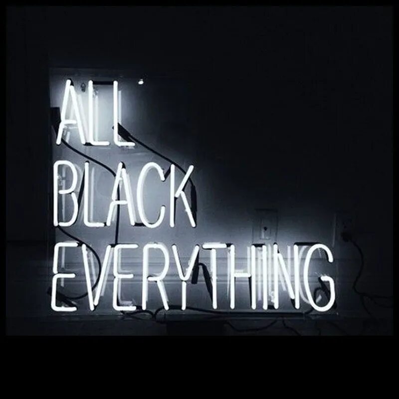 Everything looks better in black. Metallica 1988 and justice for all. Блэк фэмили аватарка. All black everything. Everything надпись на фото.