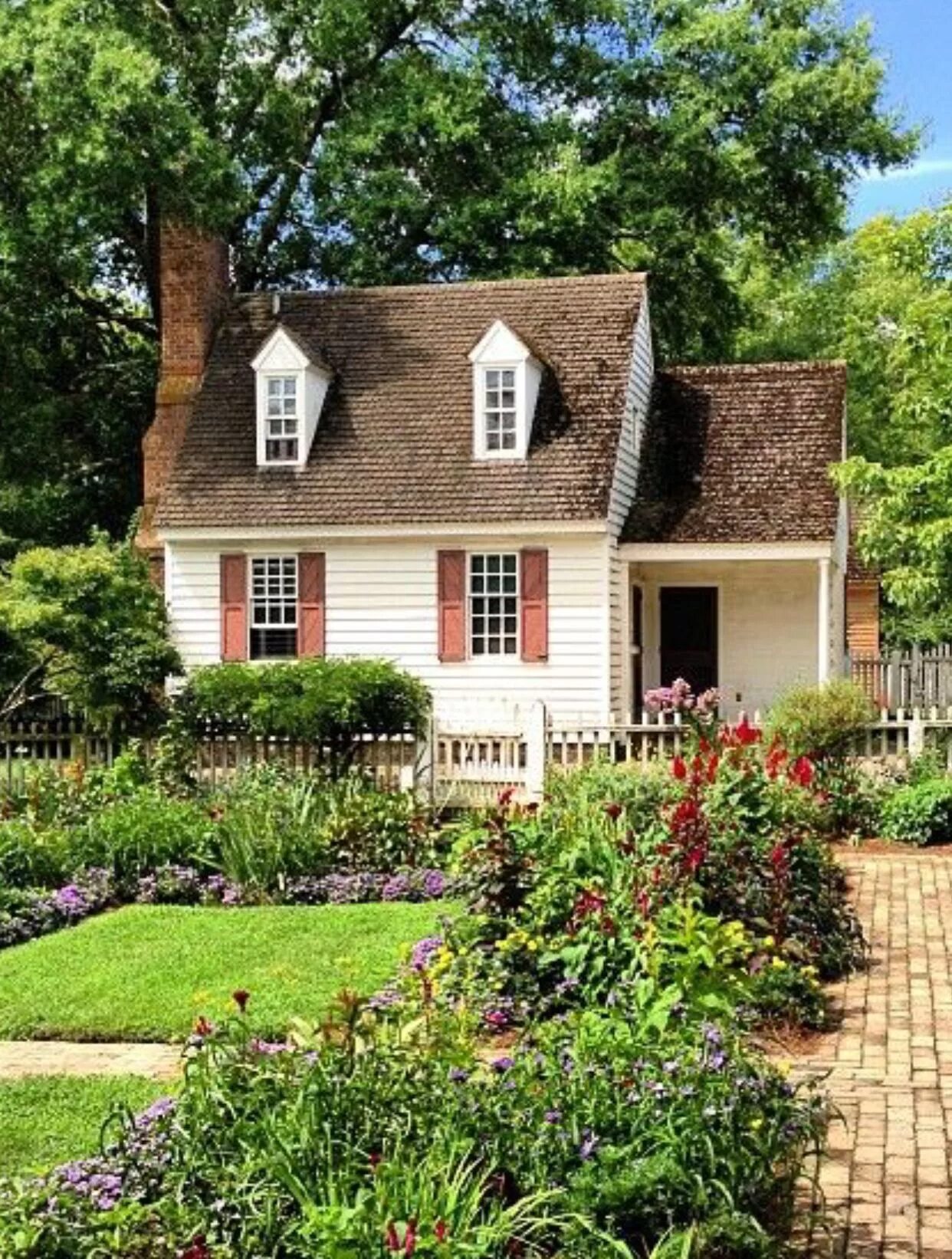 Сад Уиндхем Вильямсбург Буш. Сады Cottage в Англии. Коттеджный сад Cottage Garden. Палисад Франция сады. Английский дом видео