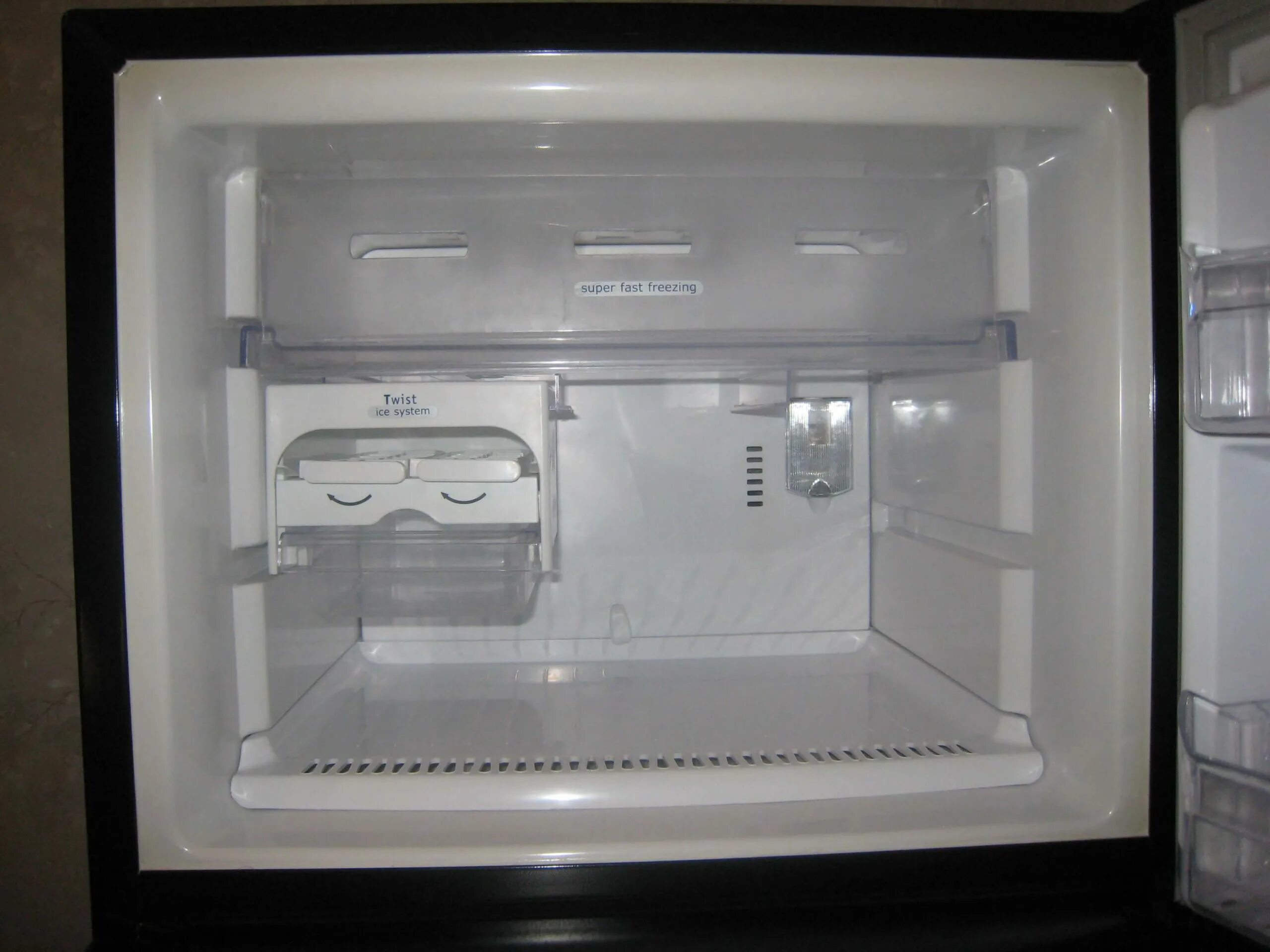 Холодильник Дэу двухкамерный ноу Фрост 2010 год. Холодильник Дэу двухкамерный ноу Фрост. Холодильник Sharp двухкамерный ноу Фрост. Холодильник Дэу двухкамерный ноу Фрост 3д.