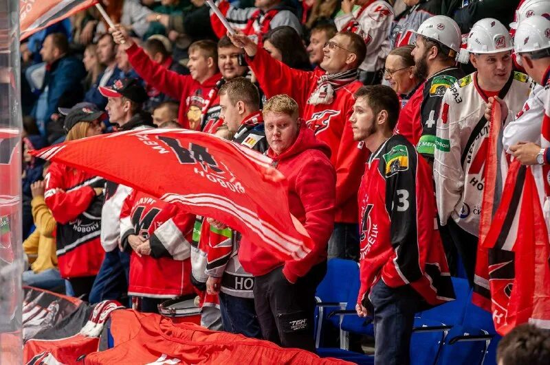 плакаты болельщиков хоккея металлург. металлург новокузнецк форум болельщиков. вхл металлург новокузнецк. хк металлург новокузнецк болельщицы. металлург новокузнецк форум болельщиков.