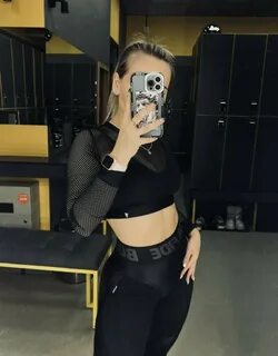 Charevna это эротика - переплетается с искусством провокации. 