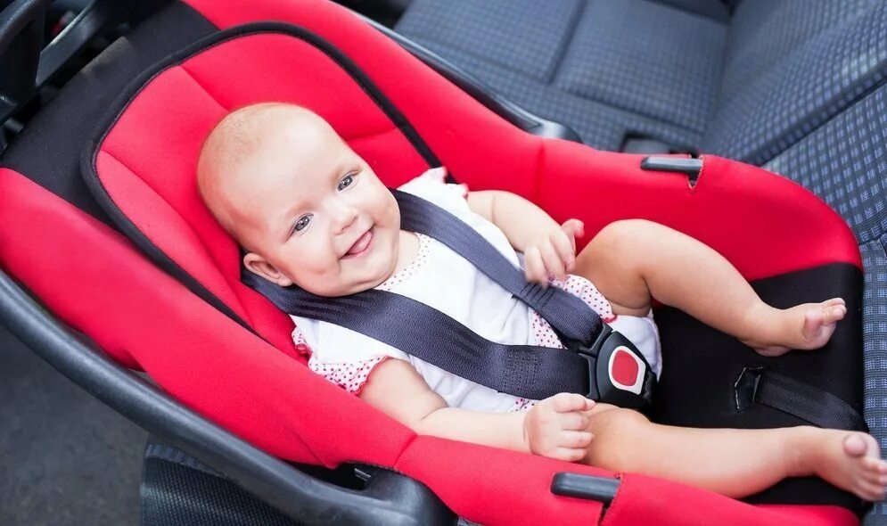 Использование автокресла. Детское кресло. Автокресло для малышей. Автолюлька в автомобиле. Кресло для новорожденных в машину.