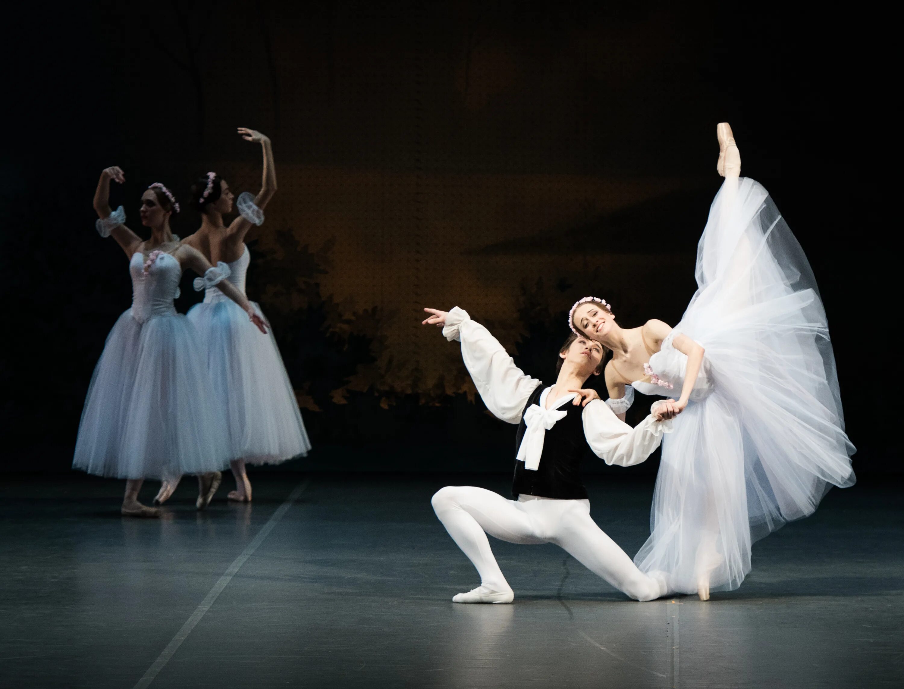 кафедра классического танца мгах. московская государственная академия хореографии. школа танцев радуга. московская академия хореографии. московское хореографическое училище митино.