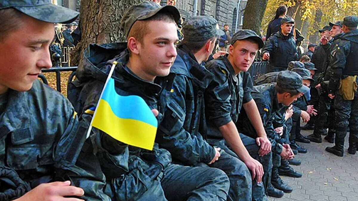 Новости украины укр нет. Солдаты срочники на Украине. Украинские солдаты молодые. Срочная служба в ВСУ.