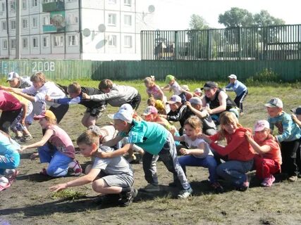 Подвижная игра на дне