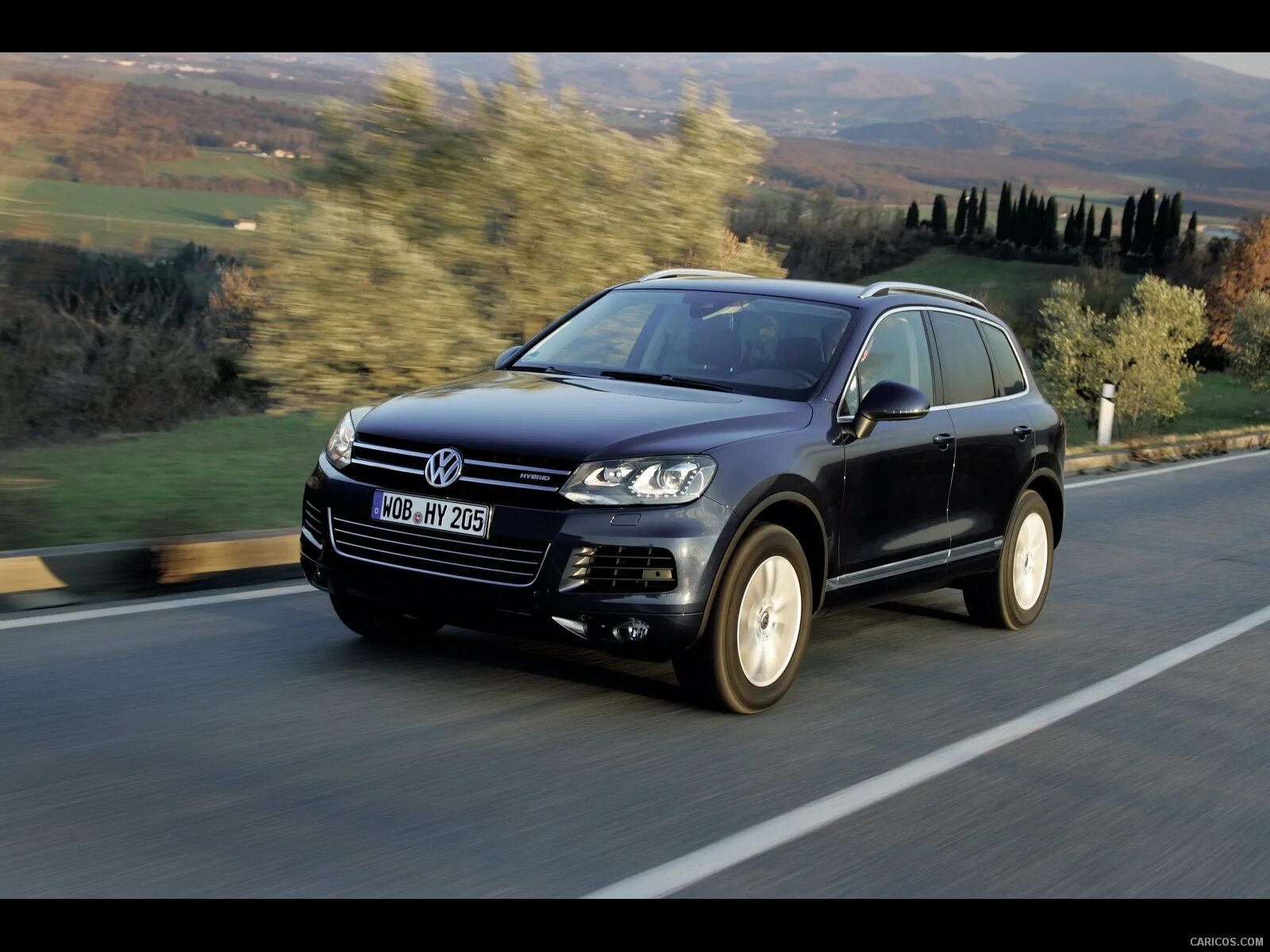 Туарег какого поколения. VW Touareg 2010. Фольксваген Туарег 1. Фольксваген Туарег 4. Фольксваген Туарег 2013.