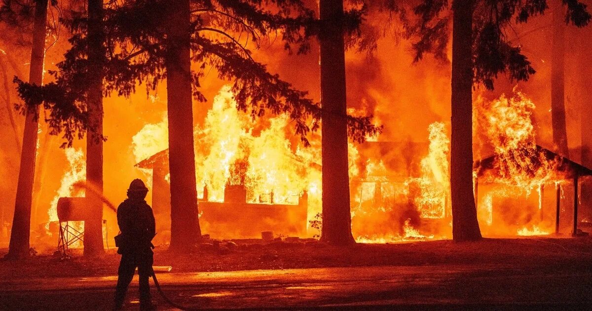 Пожар в дикси. Пожар Дикси в Калифорнии. Пожары в Калифорнии 2020. Пожары в Калифорнии (2018).