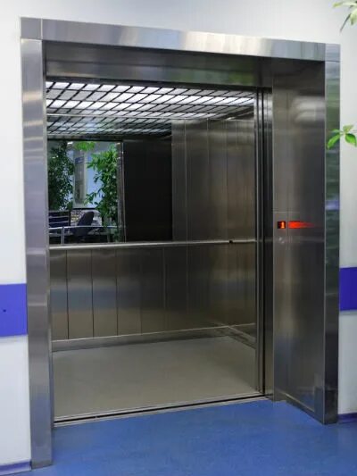 грузовой лифт самосбор. грузопассажирский лифт. грузовой лифт подъемник. грузопассажирский лифт. клеман лифт производитель.