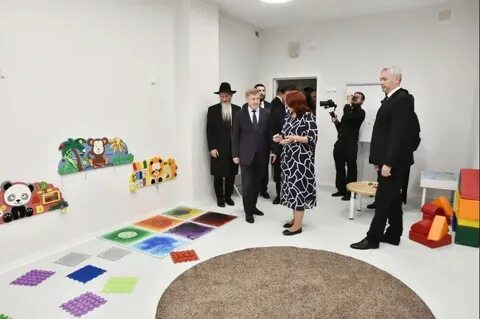 Открытие центра лев