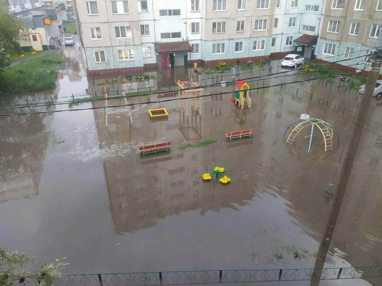 Барнаул утонувшие. Дождь в Барнауле 30.07.2022. Потоп в Барнауле. Сильный ливень. Барнаул затопило.