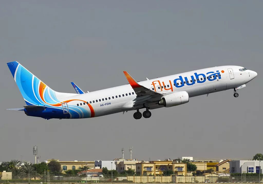 Fly dubai рейс. Боинг 737-800 Флай Дубай. Боинг 737 flydubai. Флай Дубай 737. Boeing 737-8kn flydubai.