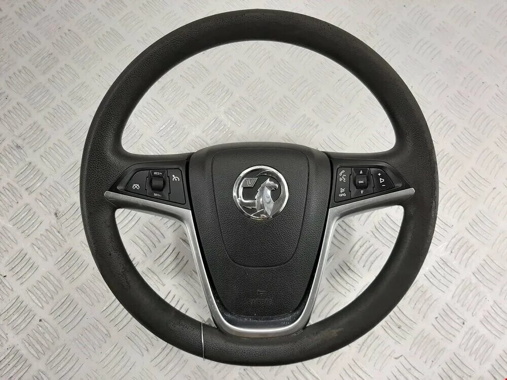 Руль опель. Алькантара руль astra j. Перетяжка руля opel astra j. Руль opel astra h. Руль опель.