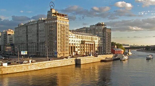 Дом правительства на набережной в Москве. Серафимовича 2 музей. Дом архитекторов на набережной в Москве. Дом на набережной Иофан. Дом на набережной сайт