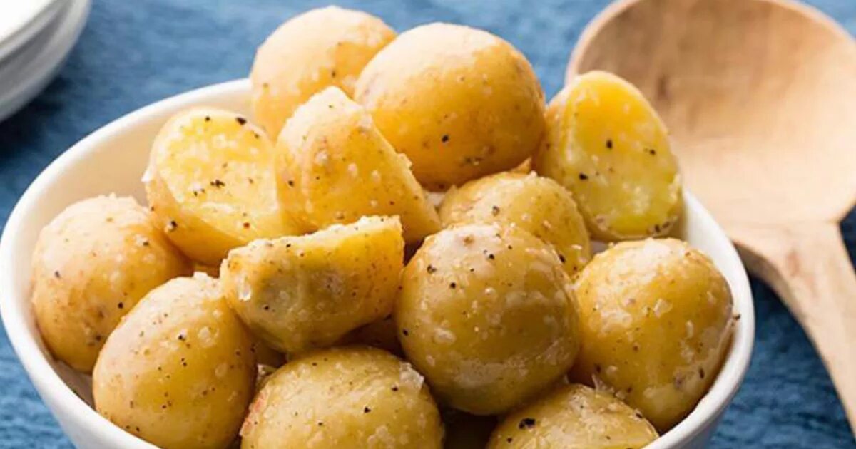 Картофель рассыпчатый при варке сорта. Разваристый картофель. рассыпчатая картошка. рассыпчатый картофель. рассыпчатые сорта картофеля.