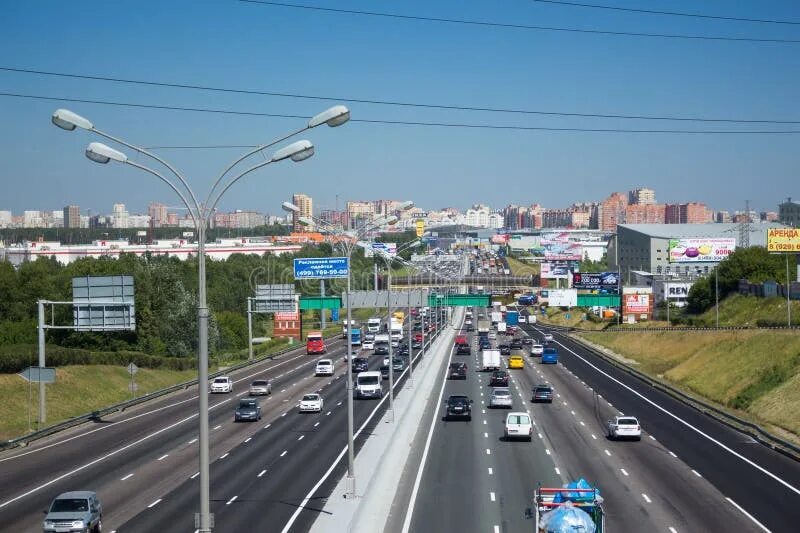 МКАД Москва. Красивое фото Кольцевый дорог МКАД. Дом на МКАДЕ на дороге. Moscow Ring Road. Кольцевая мкад москва