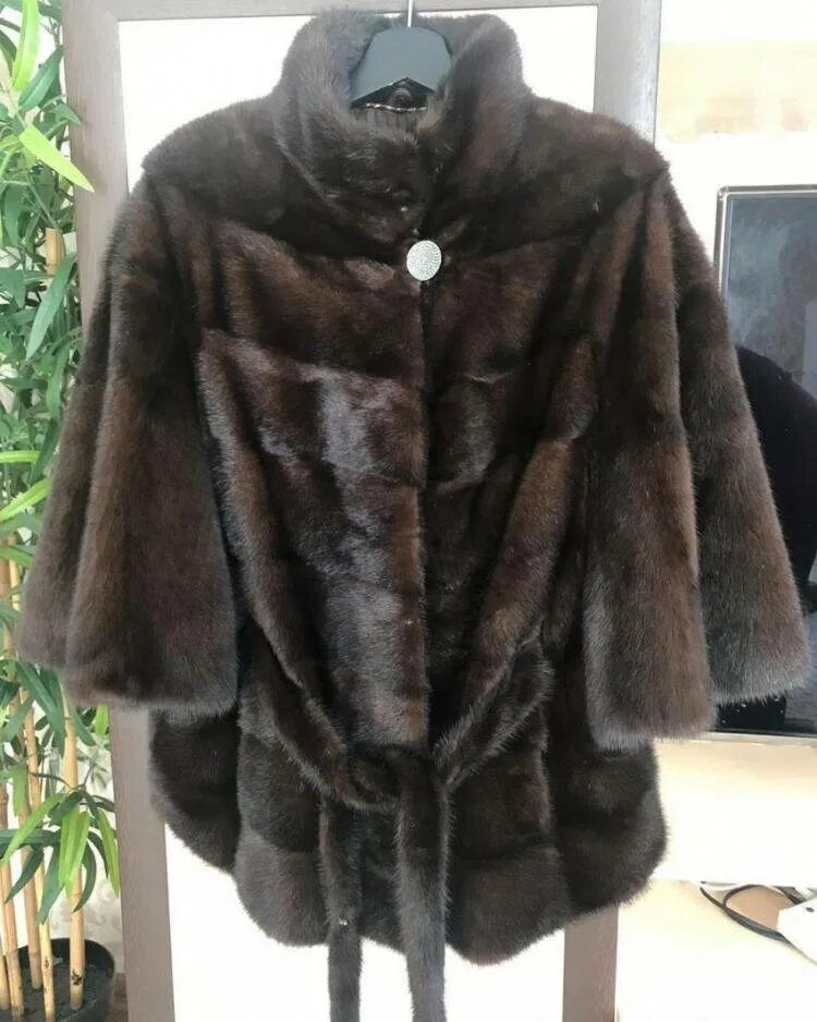 Норковая шуба летом. Деграде норка. Шуба жесткий мех. Хранить норковую шубу в домашних условиях. Шубы из эмиратов.