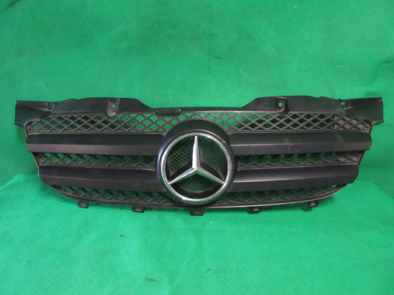 Решетка радиатора мерседес спринтер. Решетка радиатора мерседес спринтер 903. Решетка радиатора спринтер a9018800085. Решетка радиатора спринтер. Решетка радиатора мерседес спринтер классик.