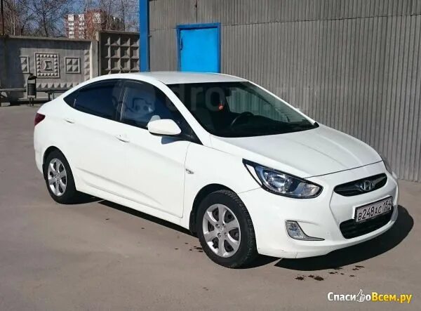 Белый Hyundai Solaris 198. Хендай Солярис седан белый. Хендай Солярис 2013 белый. Белая Хендай Солярис 05 регион. Авито б у хендай солярисе