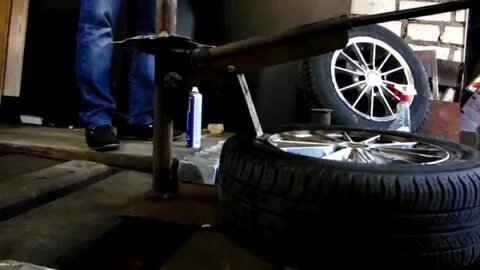 Как снять покрышку с колеса