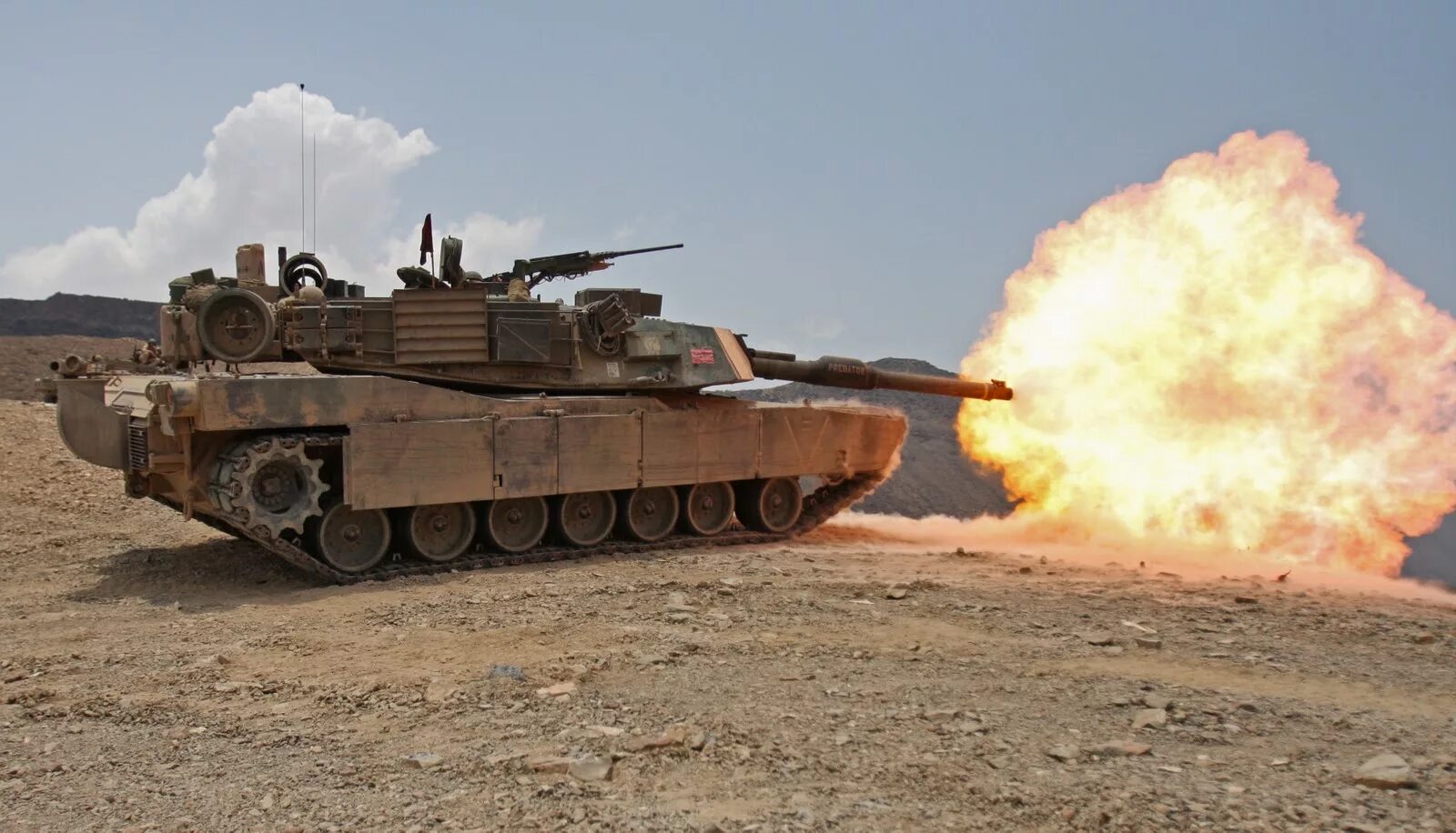 Скрежет танков. M1a1 Abrams. Абрамс м1а2 Ирак. Танк Абрамс м1 сбоку. Абрамс м1а2 стрельба.