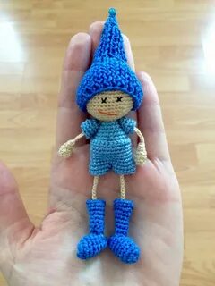 Гномик амигуруми крючком