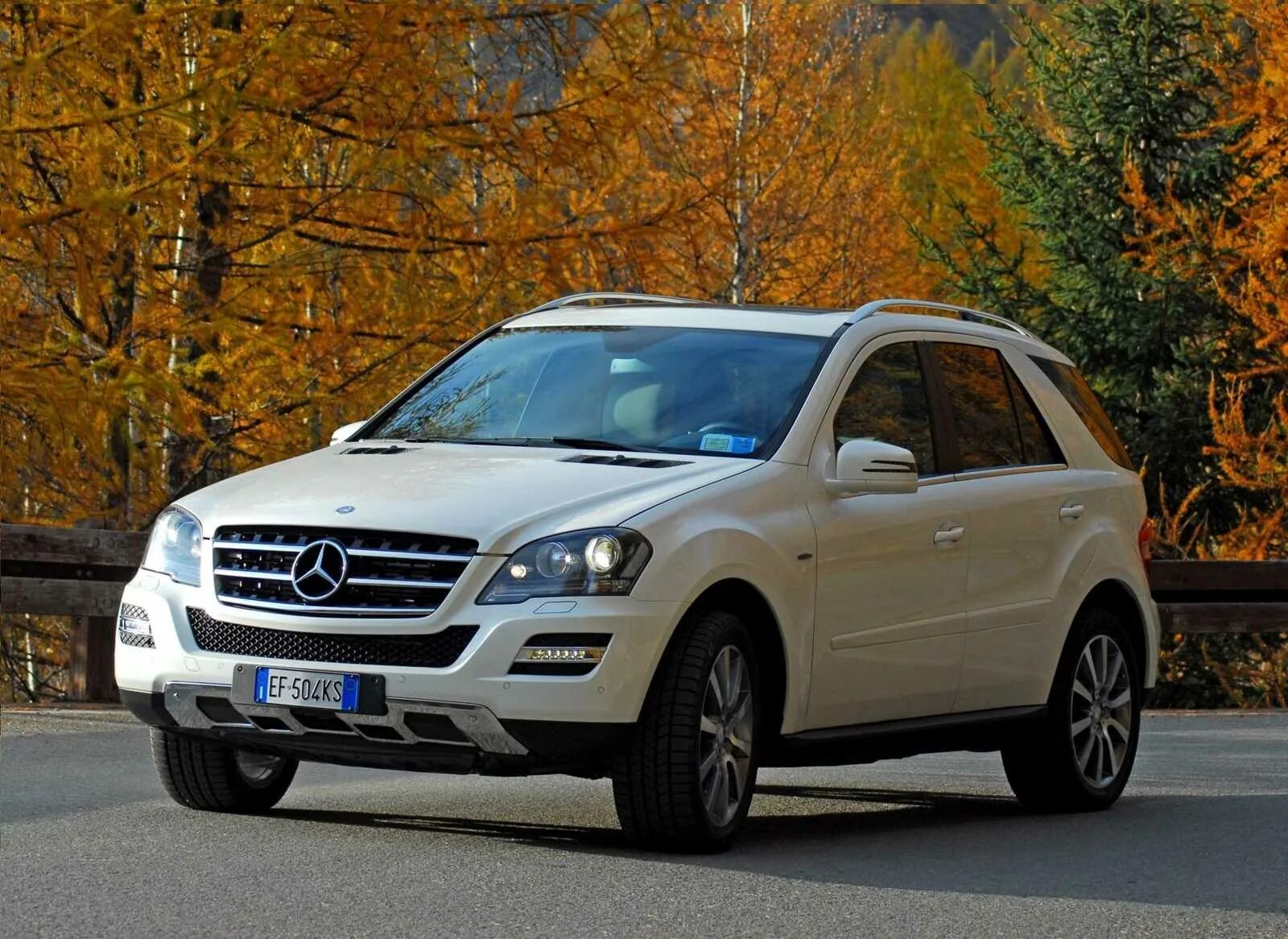 Фото мл. Mercedes Benz ml 350. Mercedes-Benz w164. Mercedes-Benz m-class ml 350. Mercedes ml 164.
