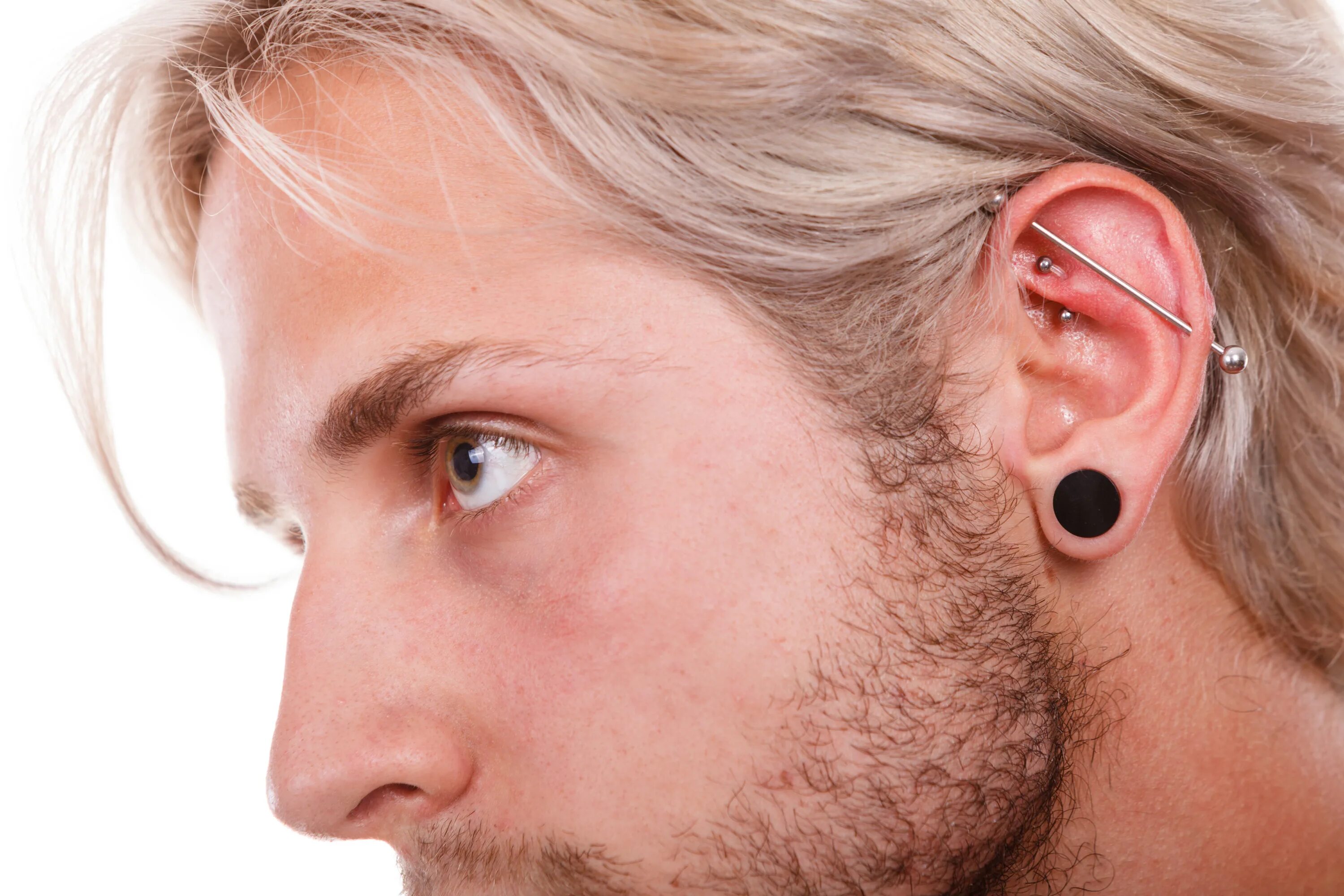 Что значит проколотое ухо у мужчины