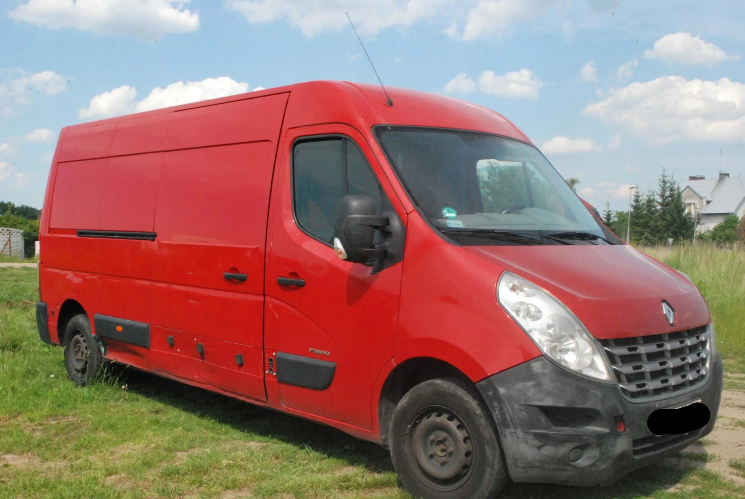 Renault master 2. Renault Master красный 2000. Renault Master красный. Рено мастер 125 лошадей.