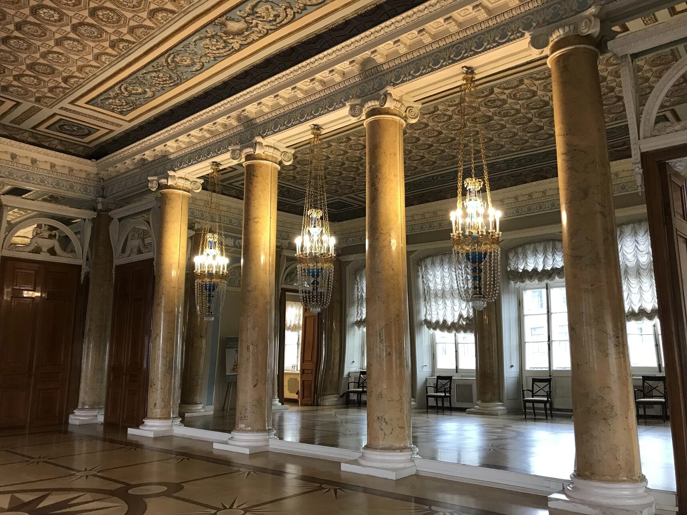 Дворец 1 спб. Русский ампир александра 1 строгановский дворец. дворцы в стиле ампир в россии. экспонаты строгановского дворца. русский музей ампир.