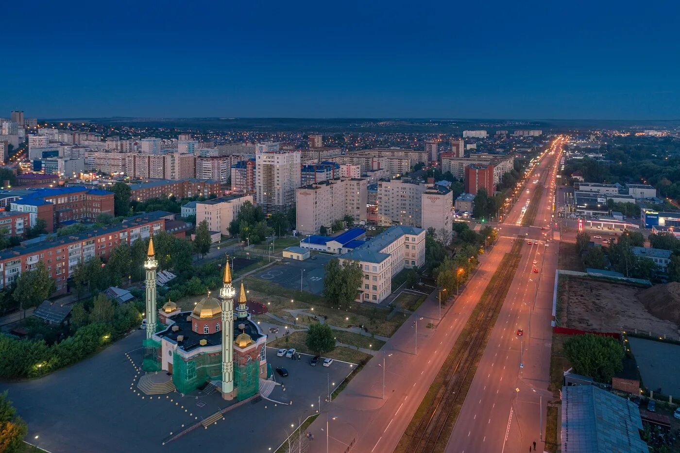 Время в ижевске сейчас. Ночной Ижевск. Добрый город.