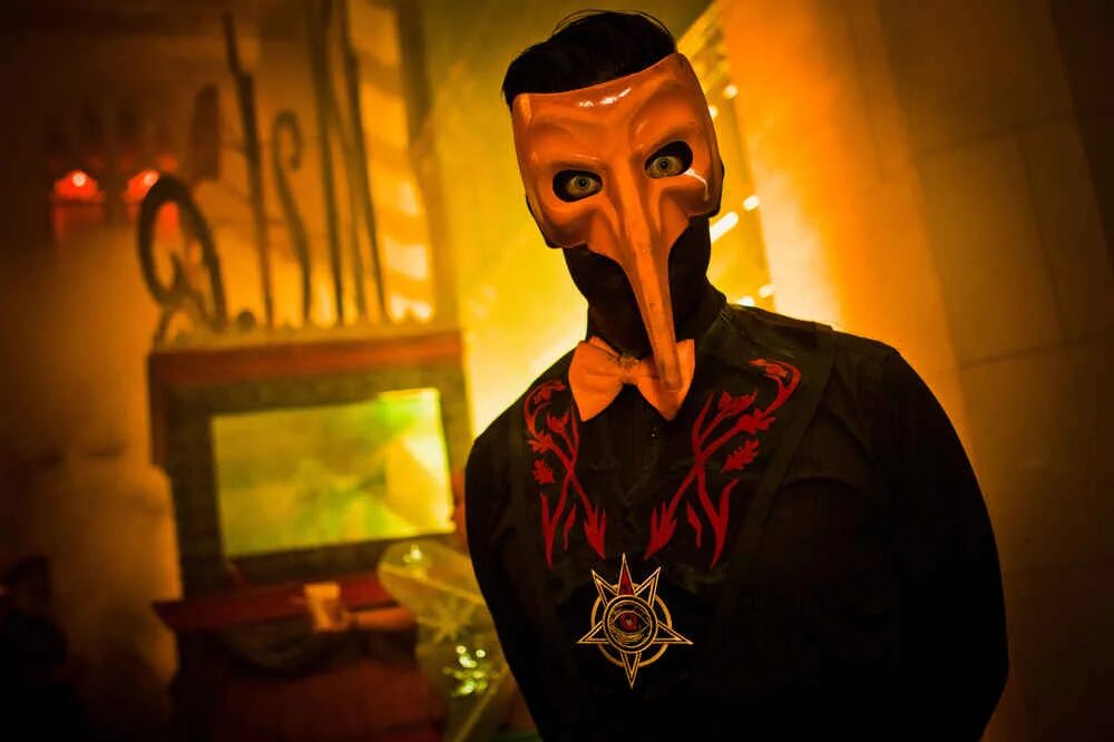 Маски иллюминатов. Рошки ананимасу. Маски иллюминатов. Иллюминаты в масках с длинными носами. Глава иллюминатов.