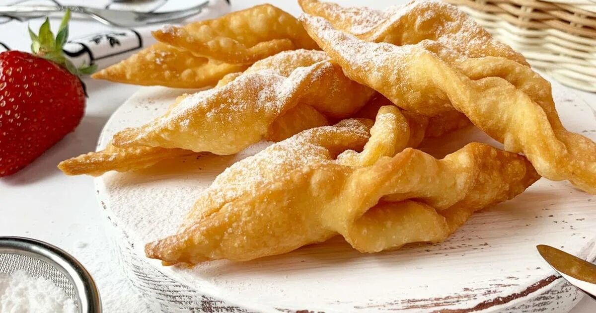 Классический хрустящий. Хворост тонкий хрустящий. Королевский хворост. Хворост хрустящий. Хворост нежный хрустящий тает во рту.