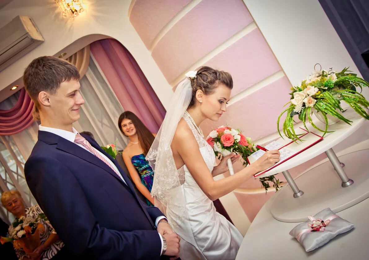 график работы загс новосибирск. отдел загса центрального района города новосибирска. загс махачкала график. загс вывеска.