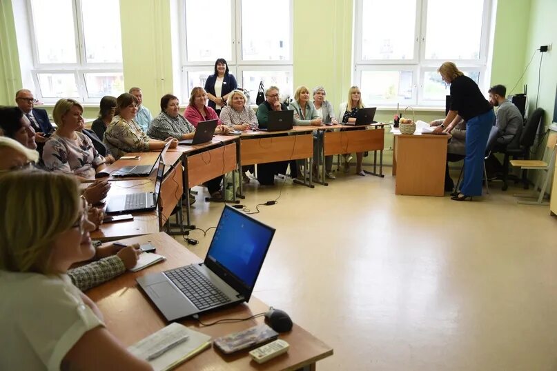 Управление образования Калуга. Наставница города. Управление образования Калуга 36 кабинет. Сайт управления образования калуги