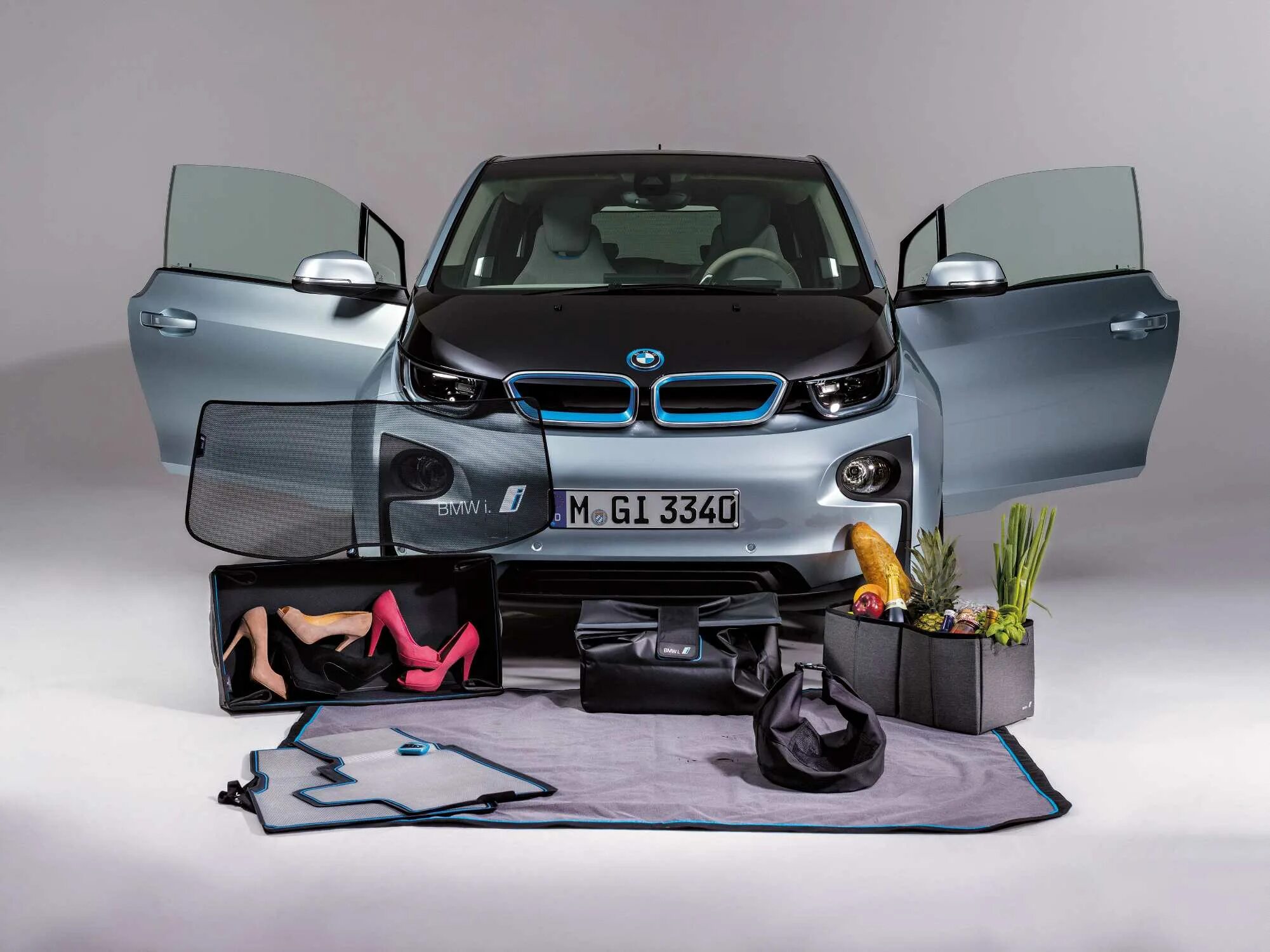 Код товара автомобиль. Аксессуары BMW i3. BMW i3 детейлинг. BMW i3 мокап. Accessories BMW i8.